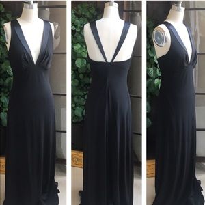 Laundry by Shelli Segal black Gown with Satin